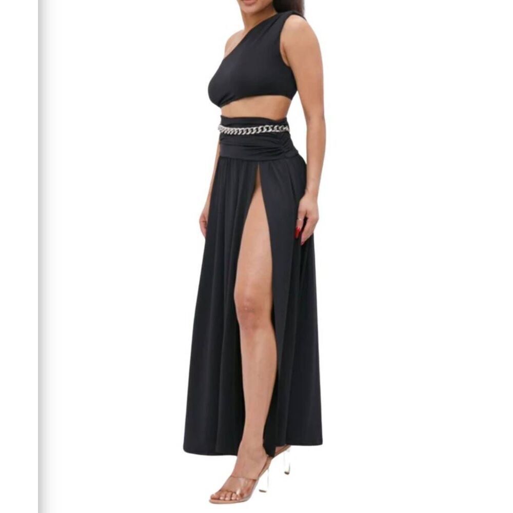 Celebrity by hera collection Sz S black chain open side maxi dress